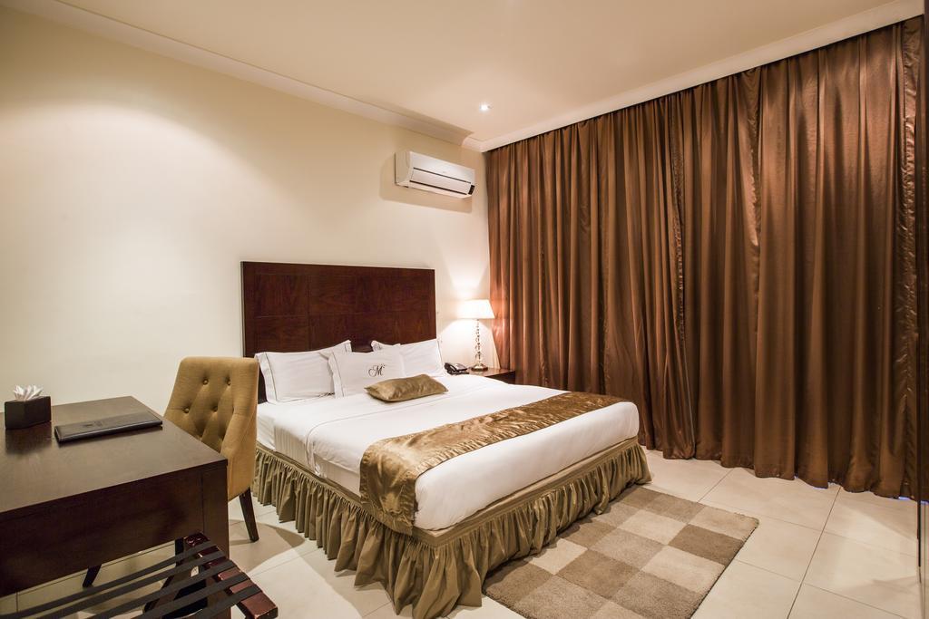 Mikhael'S Hotel Brazzaville Exterior foto
